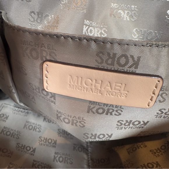 Michael Kors Jet Set Metallic Tote EUC - Picture 10 of 16